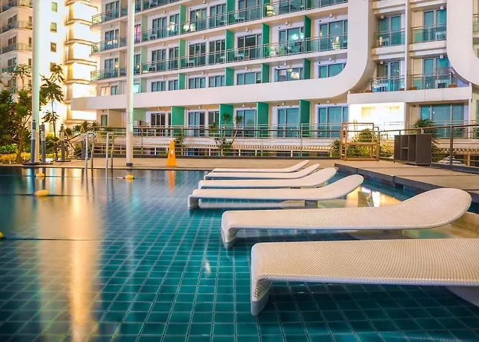 Azure Urban Residences 5* Manille